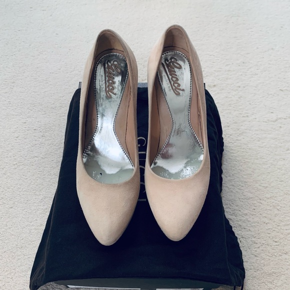 Vintage Gucci Beige Suede Heels - Picture 6 of 7